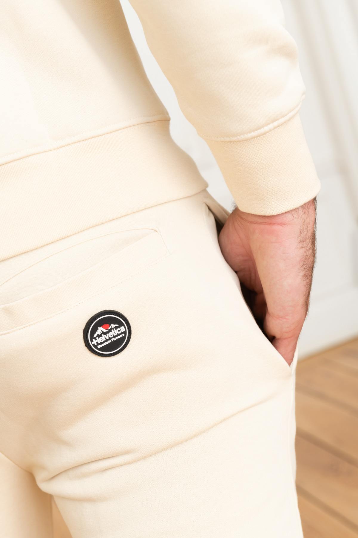 Slim ecru sweatpants - Image n°6