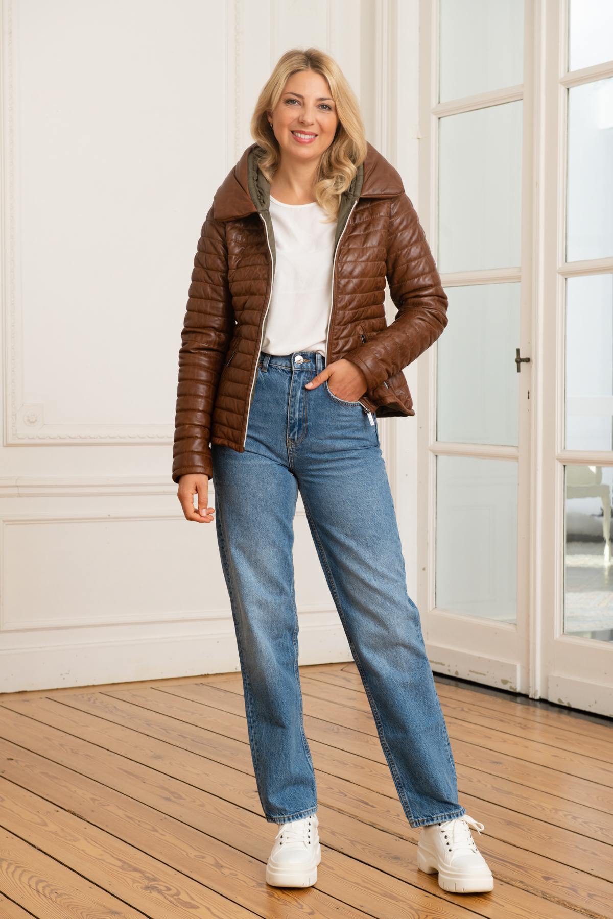 Lined cognac sheep leather jacket-warm and stylish for winter. - Image n°4