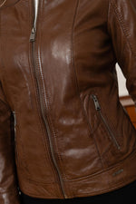 Mid-brown sheepskin moto jacket with tailored fit and zipped cuffs. - Image n°7