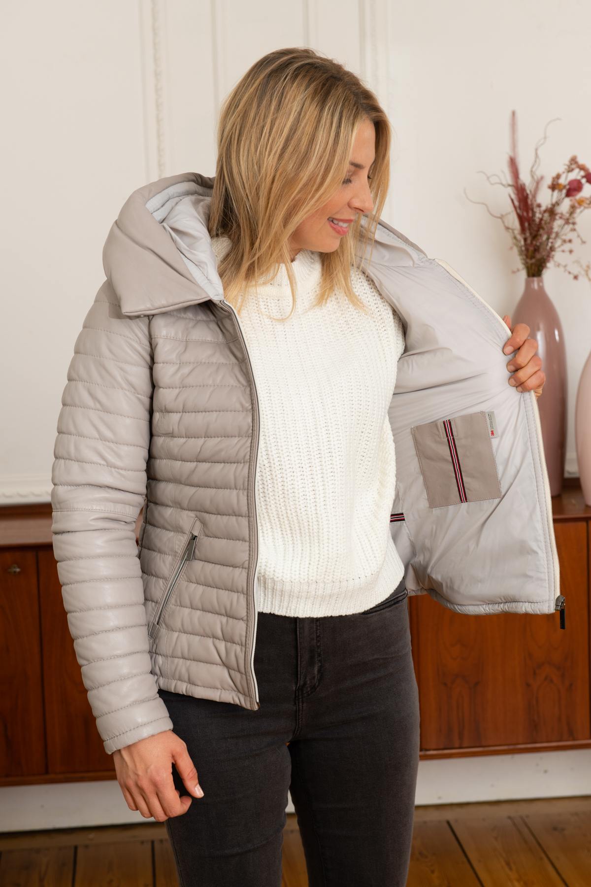 Pale grey lambskin jacket, slim fit, Thinsulate-lined for warmth. - Image n°3