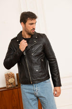 A belt-free Perfecto in soft lambskin by Schott NYC-effortless edge. - Image n°4