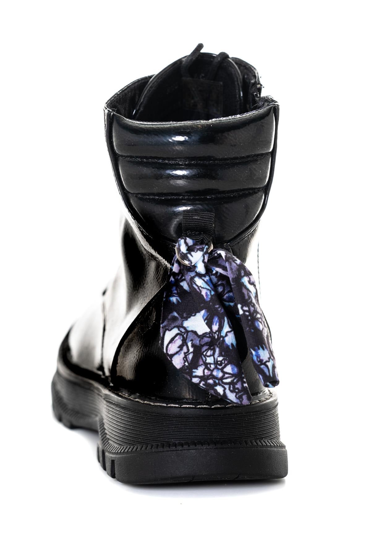 Shiny black boots - Image n°6