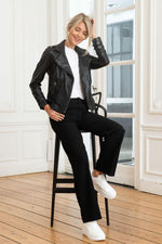 A black Perfecto in vegetable-tanned sheep leather. Lightweight and adjustable. - Image n°8