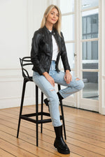 Timeless lambskin jacket, slim at the shoulders, flared at hips. - Image n°2