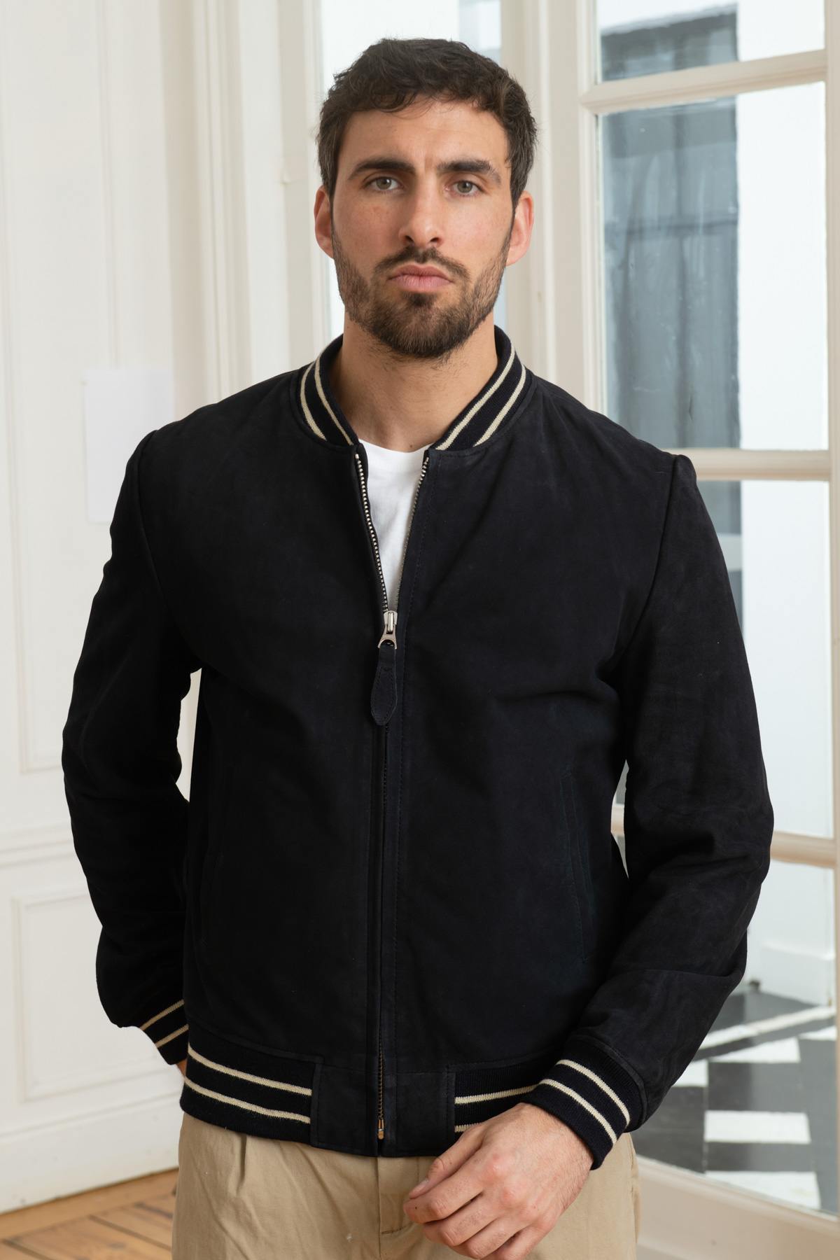Schott's navy suede bomber in goatskin. Casual, all-season, timeless. - Image n°3