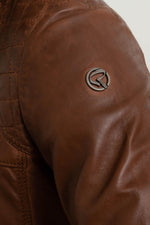 Rich cognac leather jacket, slim fit with quilted detailing for style. - Image n°11