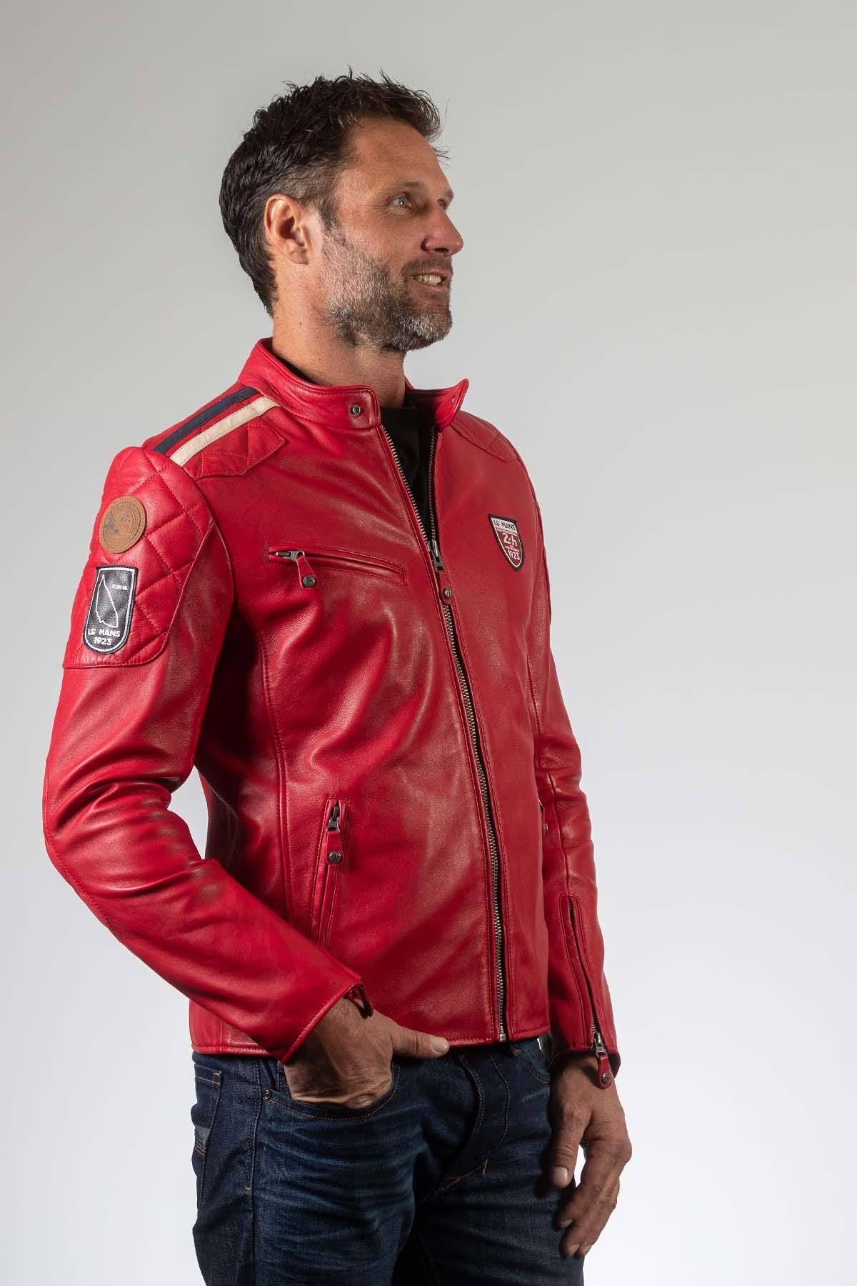 Vibrant red sheepskin jacket with biker collar and regular fit. - Image n°4