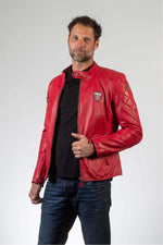 Vibrant red sheepskin jacket with biker collar and regular fit. - Image n°2