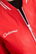 Deep red lambskin teddy, slim and lightweight for year-round wear. - Image n°7