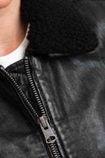 Vintage black leather jacket with removable fur collar - Image n°10