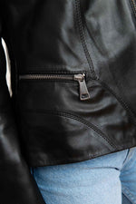 Black lambskin jacket with a biker collar and a regular fit. - Image n°7