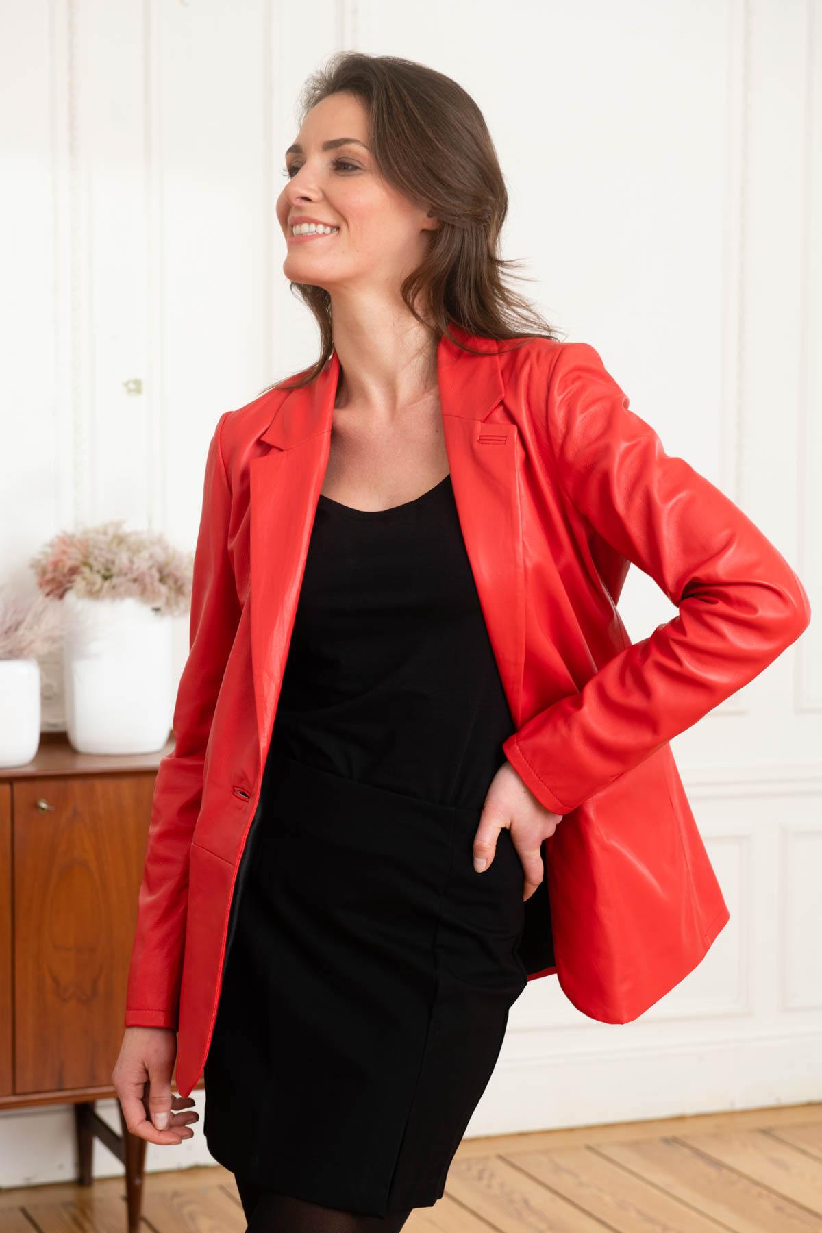 Deep burgundy sheepskin blazer, smooth and glossy for timeless style. - Image n°1
