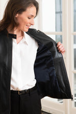Rock-inspired navy lambskin jacket with moto collar and straight cut. - Image n°4