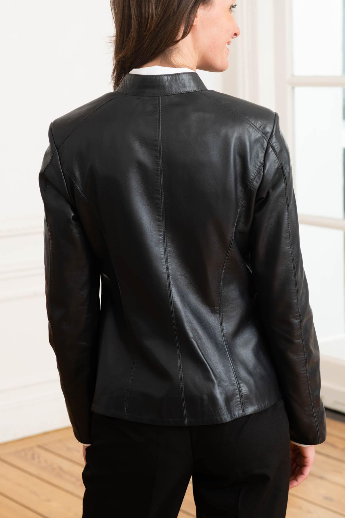 Rock-inspired navy lambskin jacket with moto collar and straight cut. - Image n°6