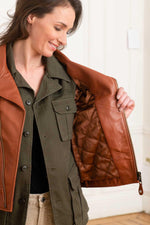 Schott's LCW1601D Cognac: lambskin Perfecto, slim-fit and timeless. - Image n°4