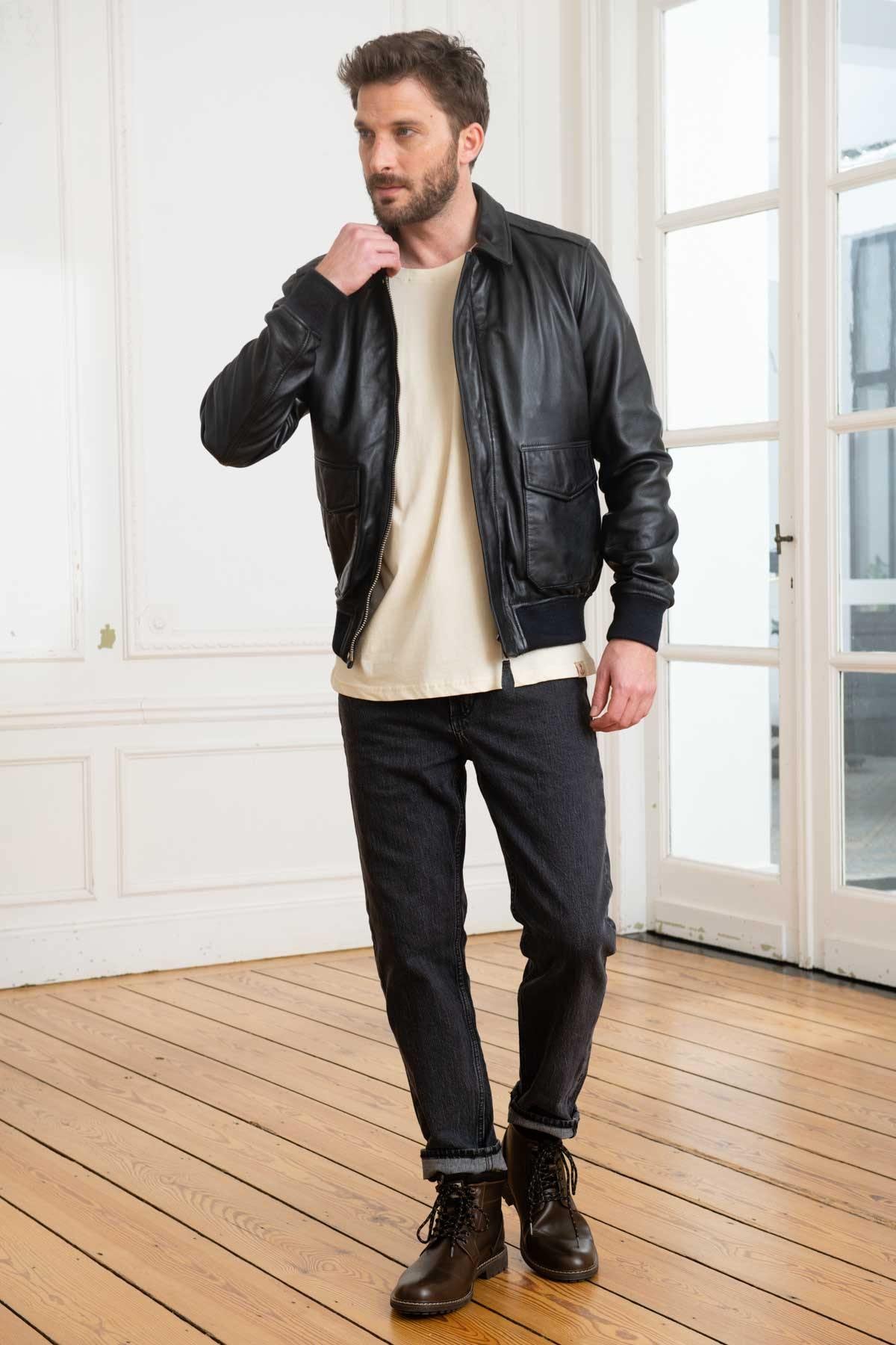 Schott's navy A2 jacket in lambskin-slim, timeless, pilot-ready. - Image n°2