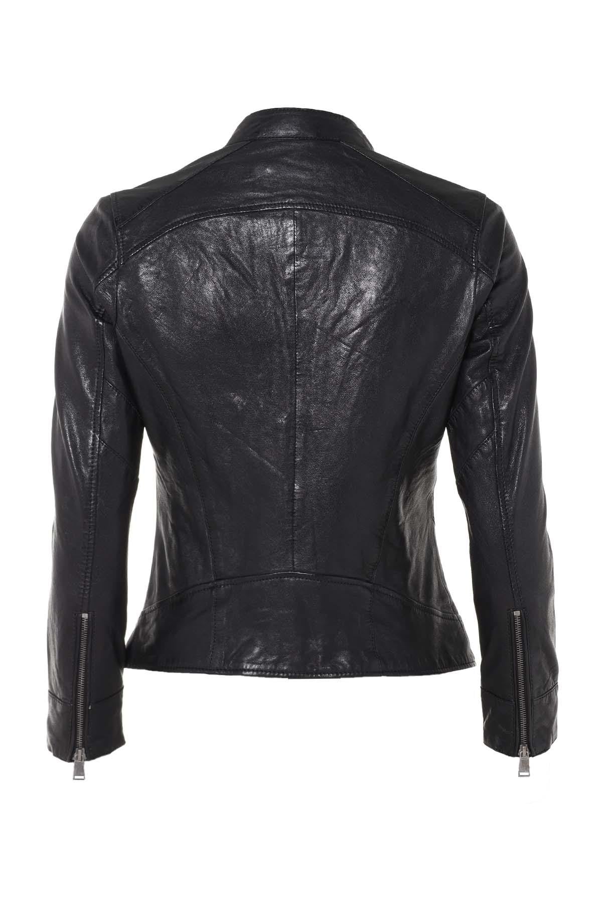 Timeless lambskin jacket, slim at the shoulders, flared at hips. - Image n°7