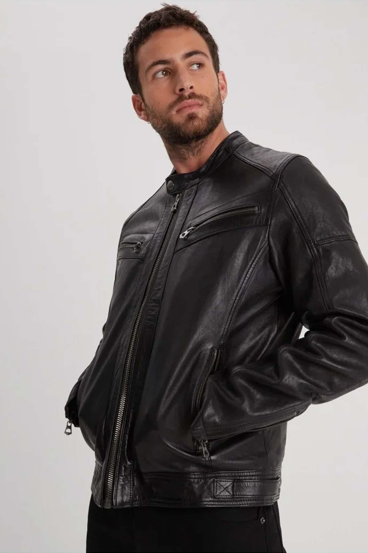 Slimfit lambskin jacket in glossy black. Moto collar, detachable hood. - Image n°6