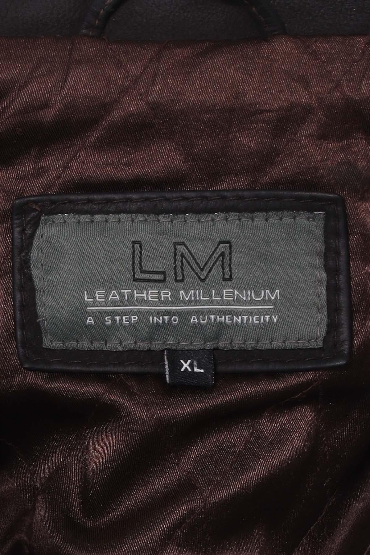 Mid-length coat in brown fat buffalo - Image n°2