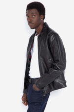 Schott's LC5100: black cowhide, regular fit, built for daily wear. - Image n°6