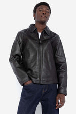 Schott's LC5100: black cowhide, regular fit, built for daily wear. - Image n°1