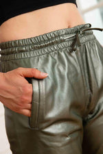 Women's Dark Green Metallic Leather Trousers - Image n°5