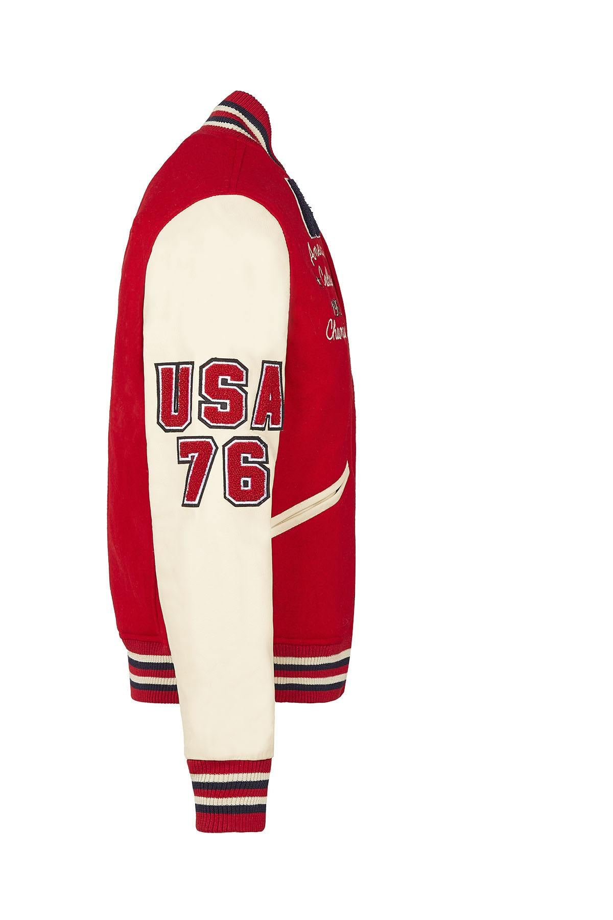 Bold red wool meets beige leather sleeves in this urban jacket. - Image n°9