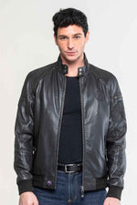 Inspired by Steve McQueen: a lightweight black sheep leather jacket. - Image n°1