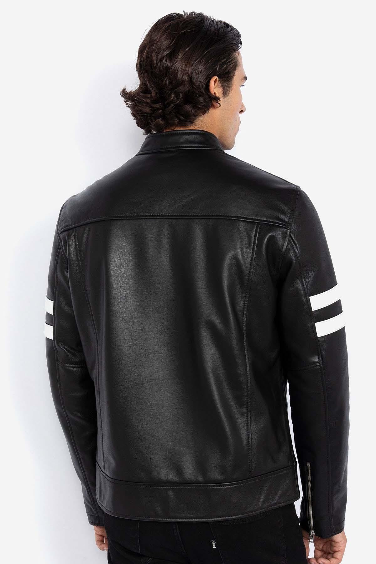 Black cowhide jacket by Schott-timeless moto design for daily wear. - Image n°5
