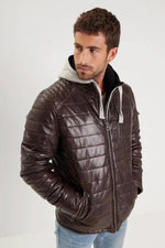 Daytona's reddish-brown sheepskin jacket: urban style, timeless craft. - Image n°2