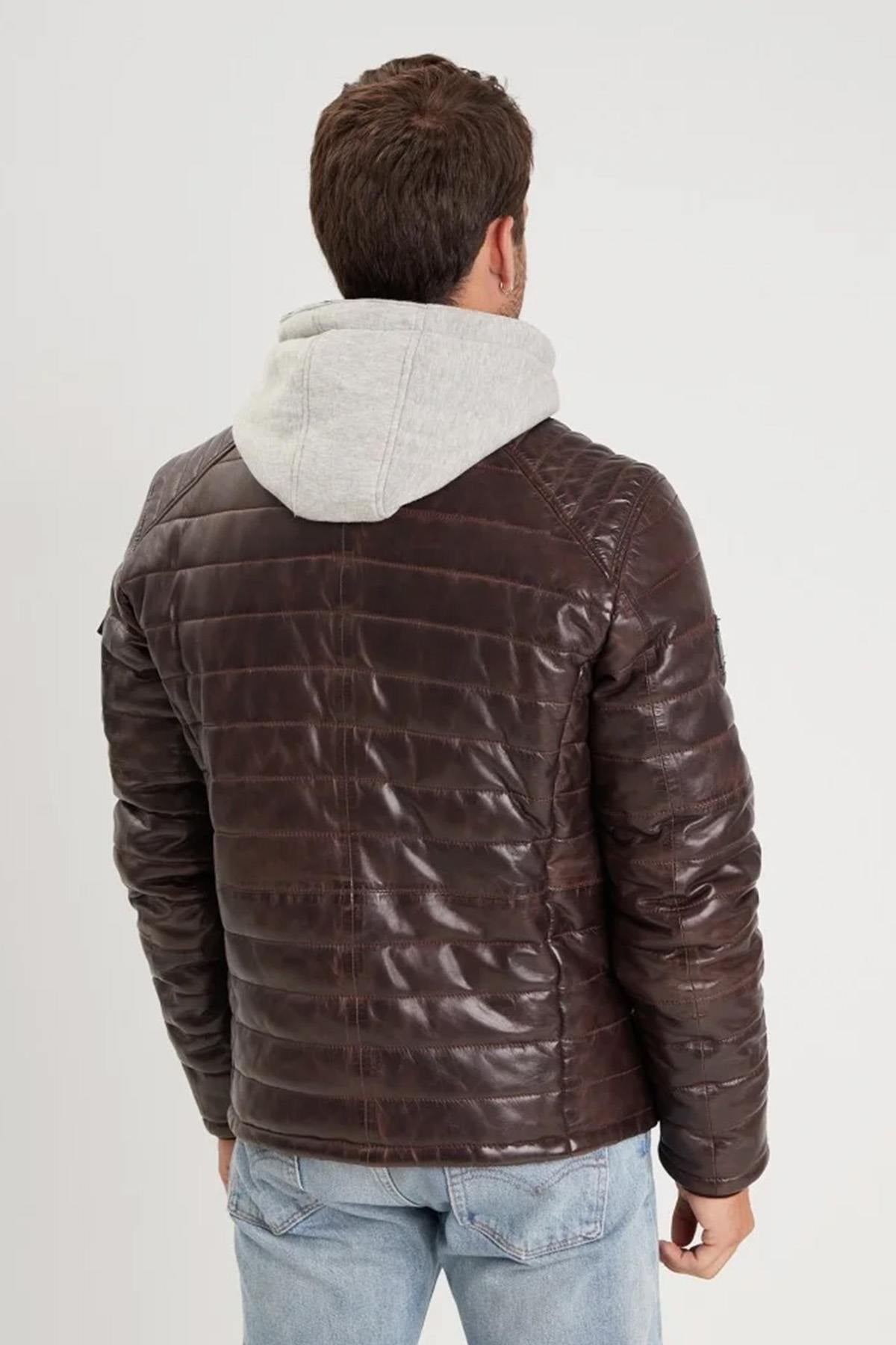 Daytona's reddish-brown sheepskin jacket: urban style, timeless craft. - Image n°3