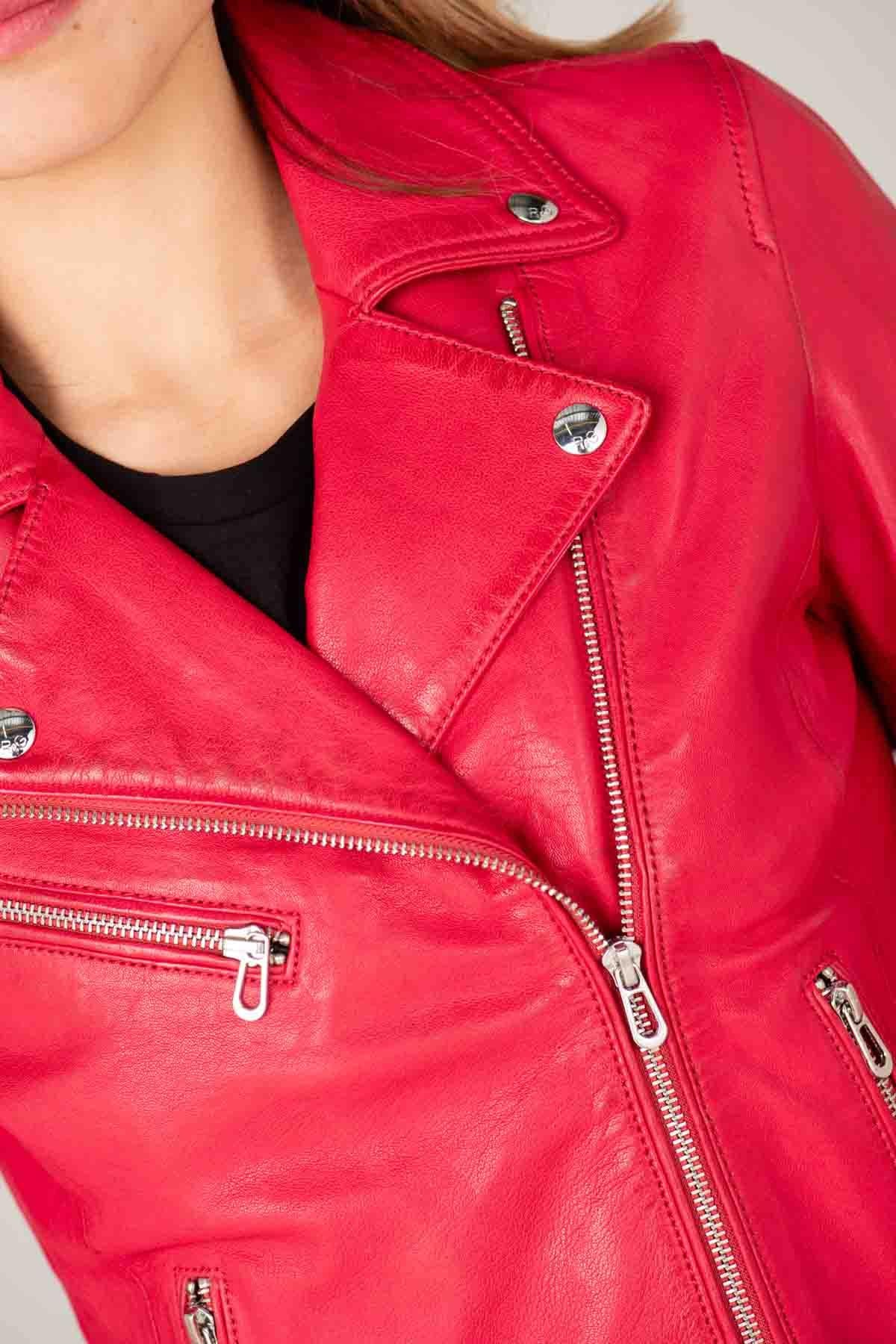 Raspberry lambskin biker jacket with silver zips and floral lining. - Image n°4