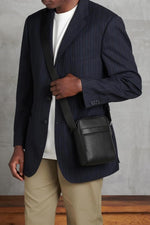 Small Charles bag in black grained leather - Image n°2