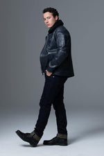 French navy lambskin jacket: aviator style, fur collar, zip pockets. - Image n°12