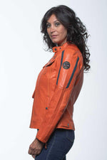 Bold orange sheepskin jacket, lightweight and soft, Le Mans-inspired. - Image n°2