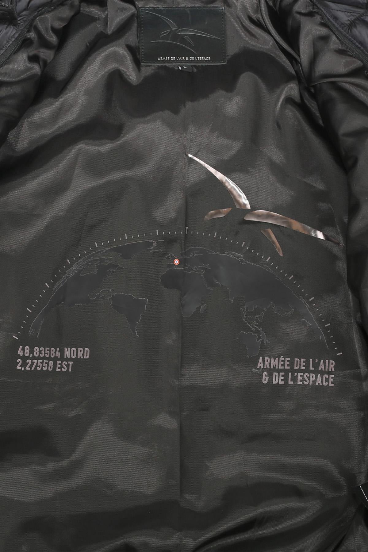 French Air and Space Force-endorsed lambskin aviator jacket in black. - Image n°6