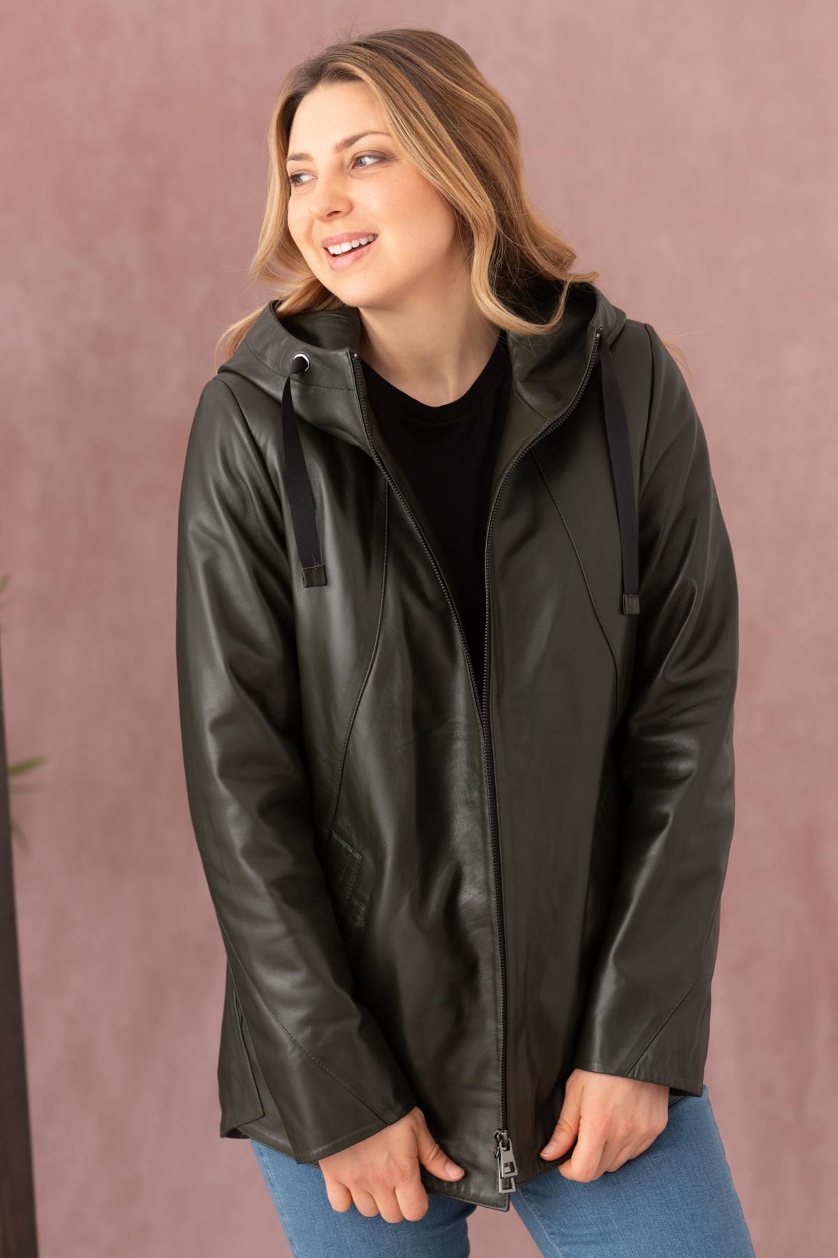 Olive pearlised lambskin jacket, straight cut. Soft and timeless. - Image n°1