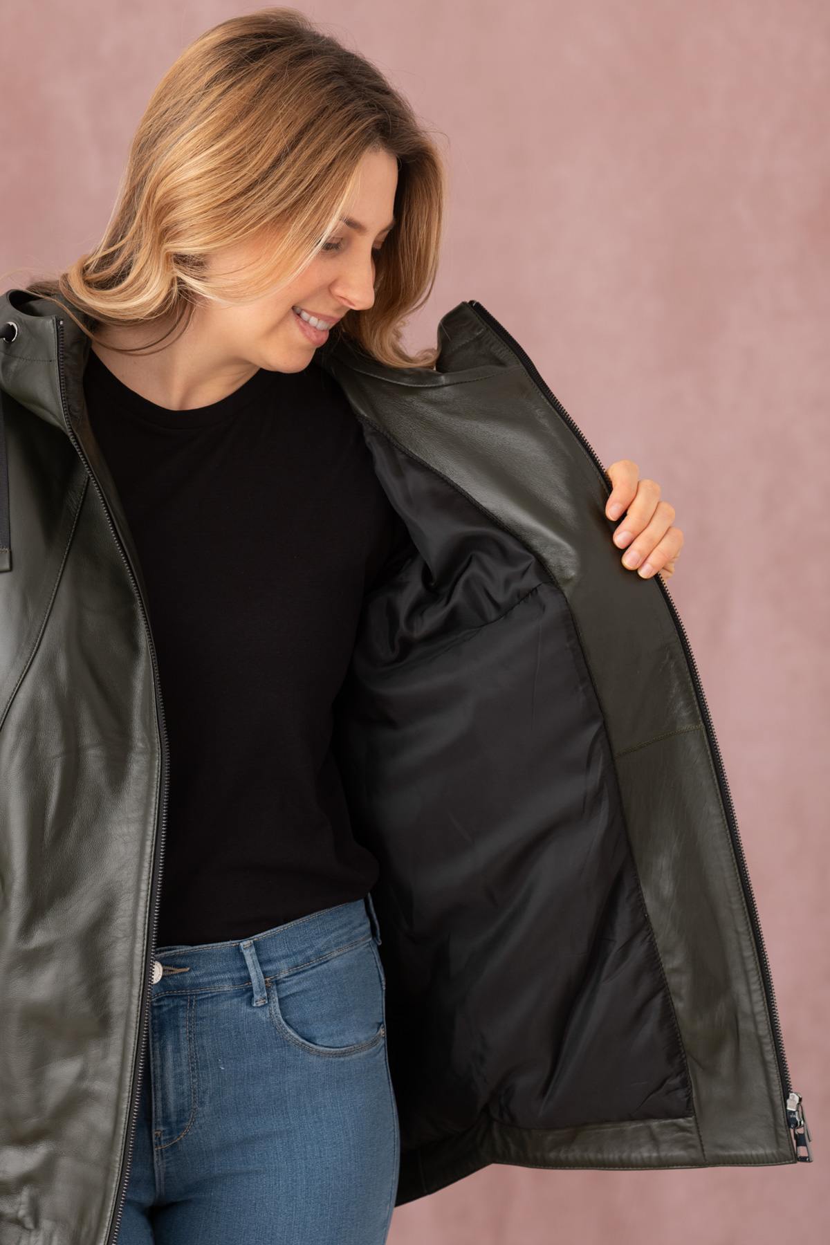 Olive pearlised lambskin jacket, straight cut. Soft and timeless. - Image n°9