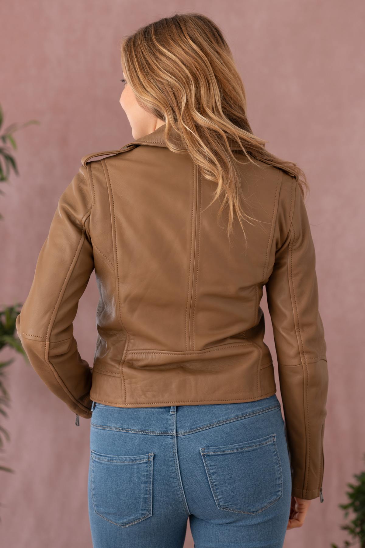 Slim-fit biker jacket in soft maroon washed sheepskin. - Image n°5