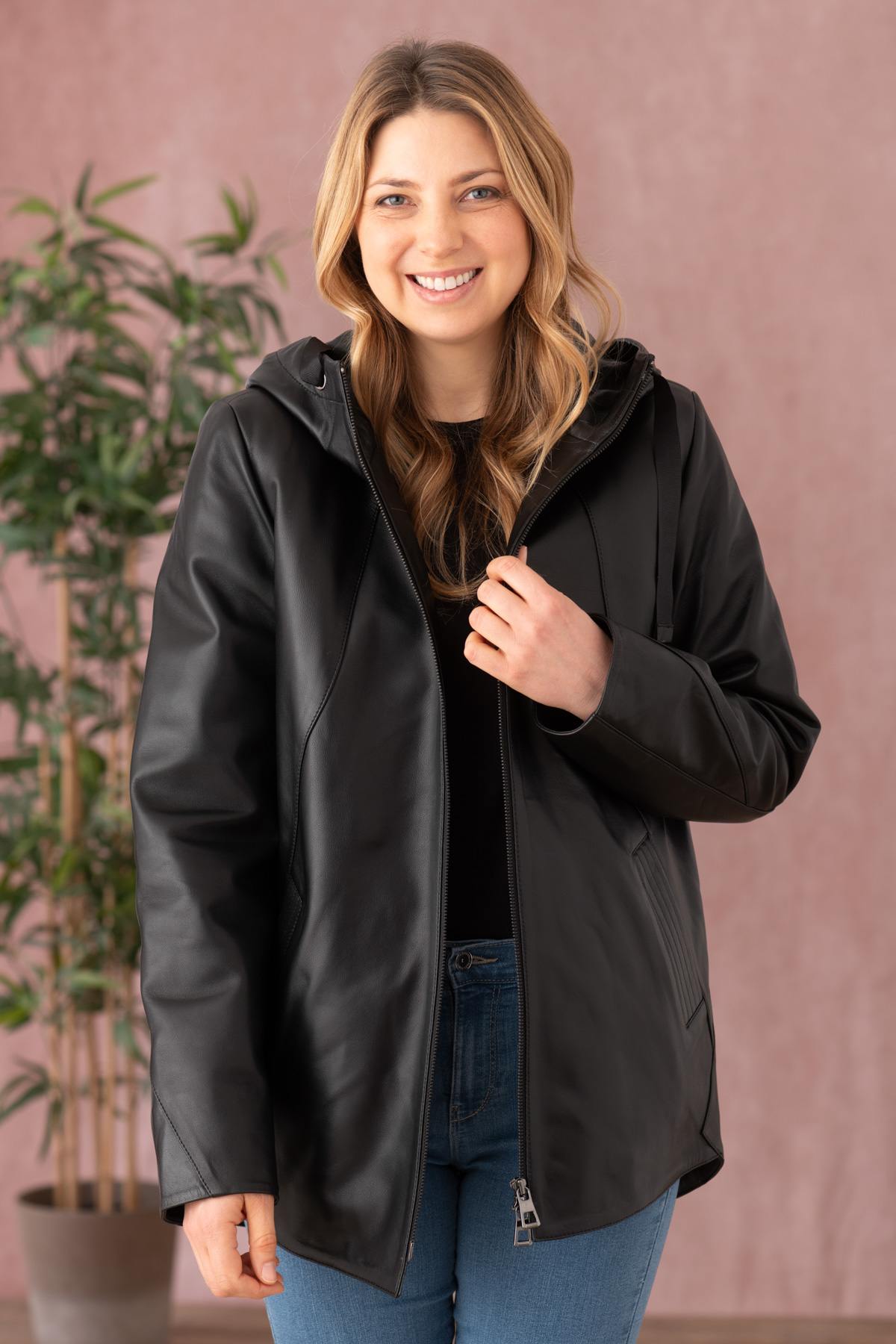 Cityzen's black pearl lambskin jacket-soft, light and timelessly chic. - Image n°1