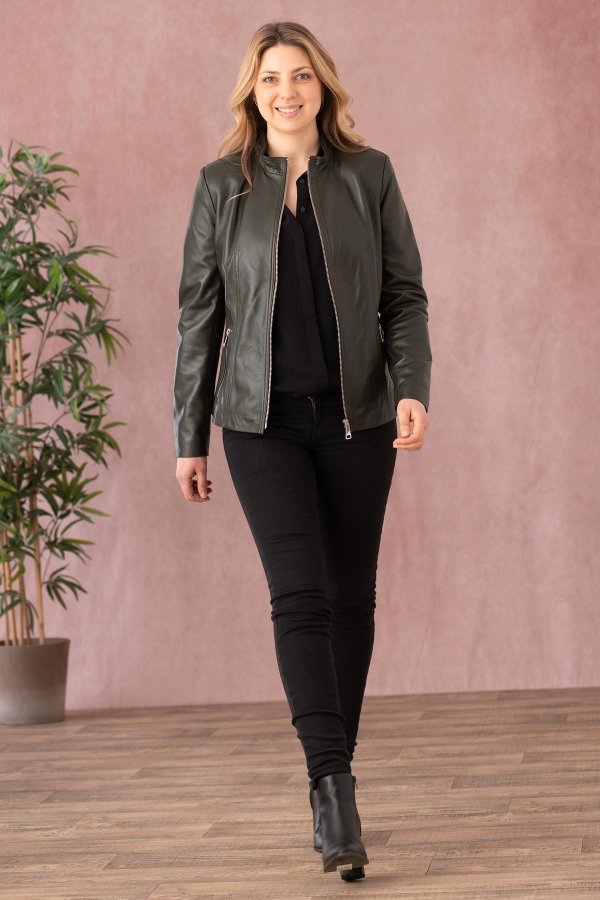 Glossy olive lambskin jacket, slim and collarless for open styling. - Image n°3