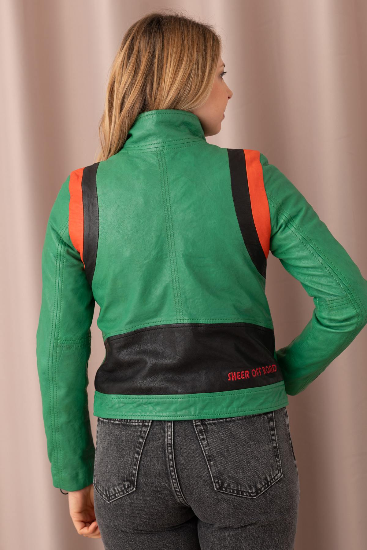 Vivid green lambskin jacket with a biker collar and relaxed fit. - Image n°9