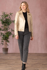 Timeless Perfecto in light gold sheepskin-modern, luminous, and bold. - Image n°3