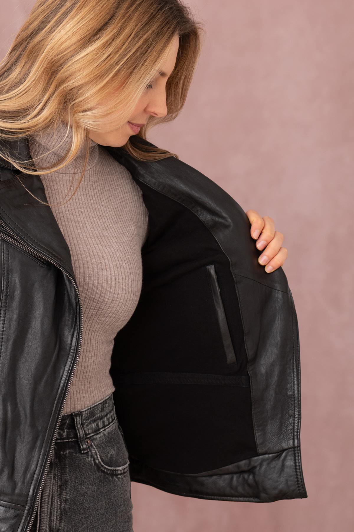 Black lambskin biker jacket with metallic rivets and a rock-chic edge. - Image n°6