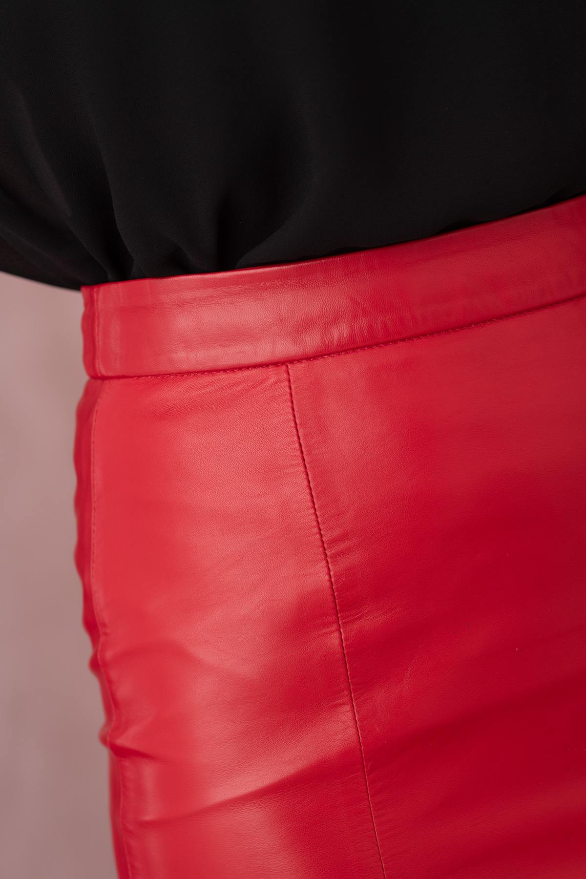 High Waisted Red Pearl Leather Skirt - Image n°10