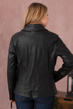 Slim black lambskin jacket, ultra-soft and lightweight. Timeless. - Image n°9