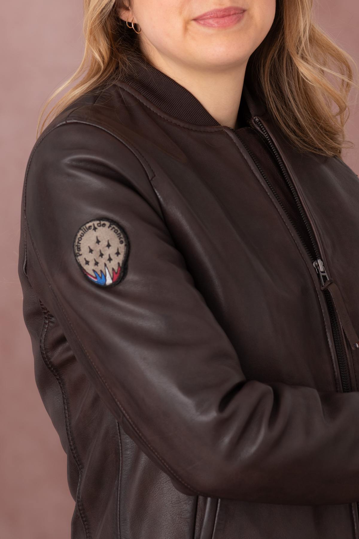 Rich brown lambskin jacket, slim fit, bomber collar and zip pockets. - Image n°5