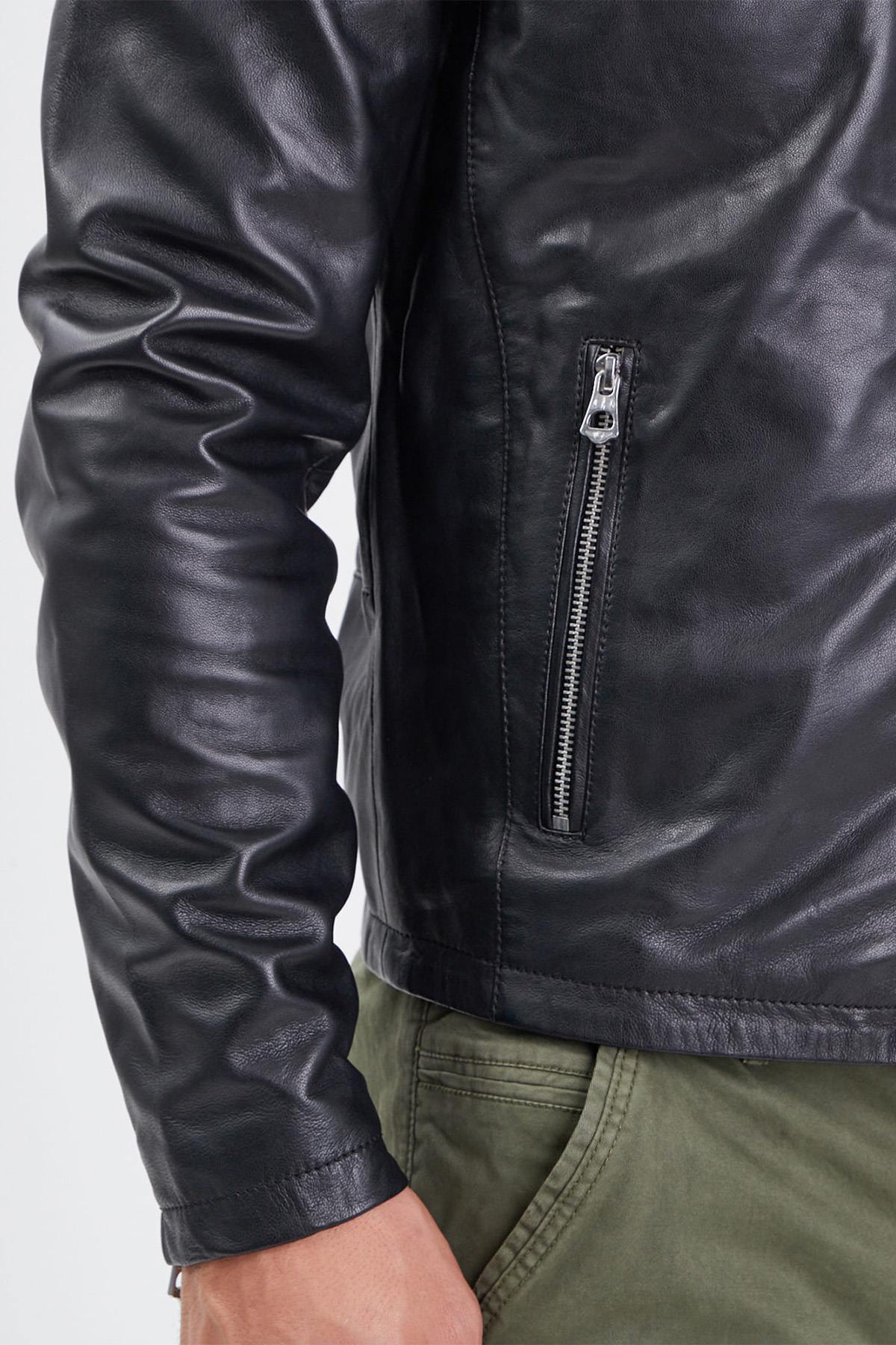 Black lambskin biker jacket, sleek and moto-inspired. - Image n°6