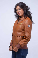 Slim-fit camel sheepskin aviator jacket, lightweight and supple. - Image n°2