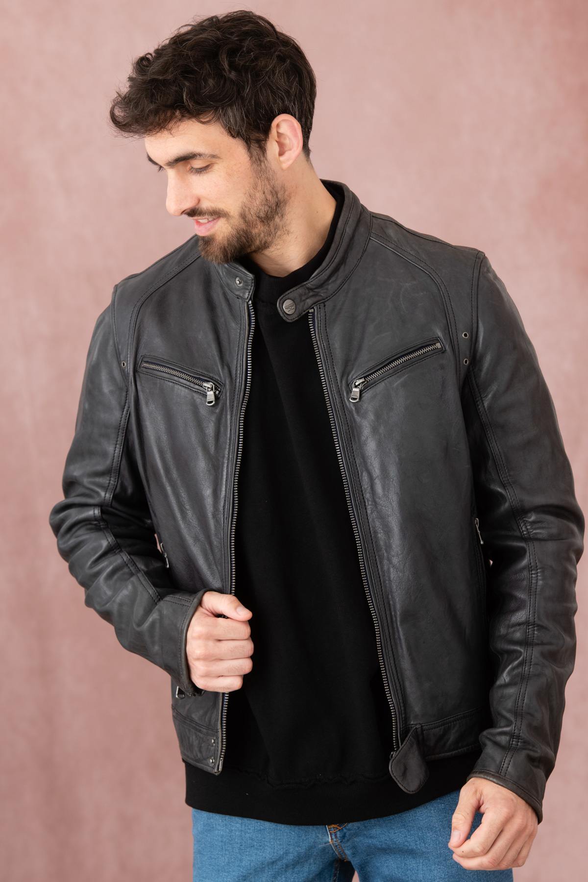 Slim-fit lambskin jacket in midnight blue, soft and timelessly styled. - Image n°1
